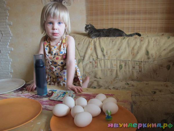 Готовимся к Пасхе: красим в «мрамор» пасхальные яйца. 