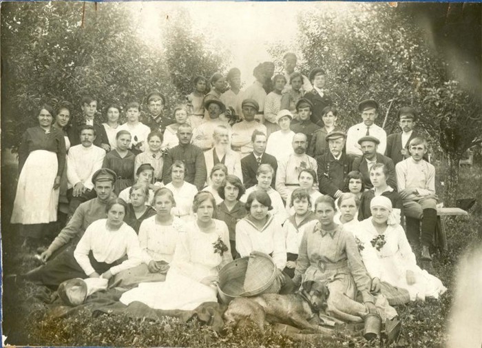 15. Выпускники школы в 1917 году.